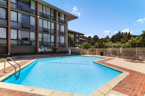 Red Lion Hotel Monterey image 30